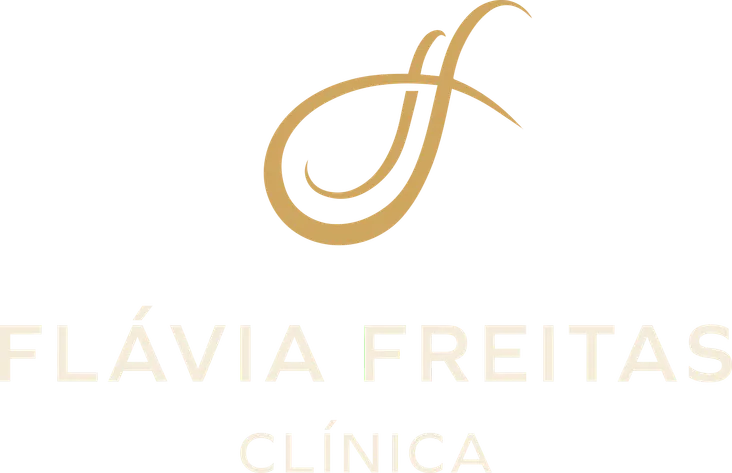 Logotipo da Clínica Flávia Freitas com o monograma F dourado